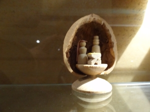 DSC03453Nussschale minimalholz